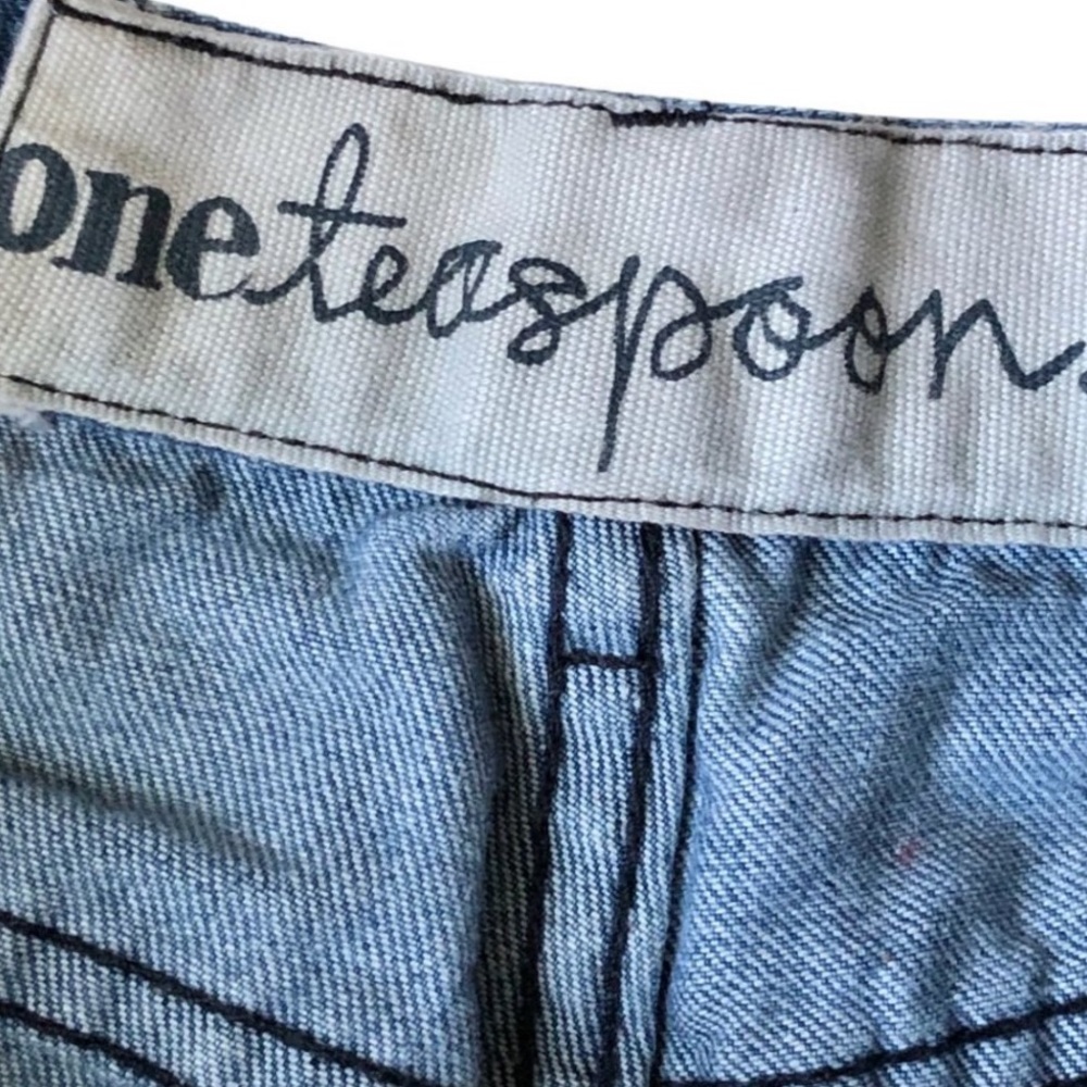ONE TEASPOON 'Bandit' distressed polka
dot denim shorts. Cutoff and cuffed. - Picture 4 of 7